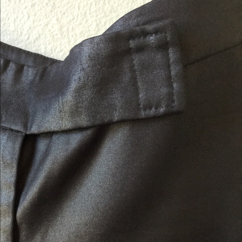 Shiny Cropped Pants - Picture 3 of 6